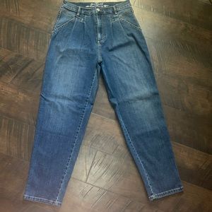 GLORIA Vanderbilt Size 6